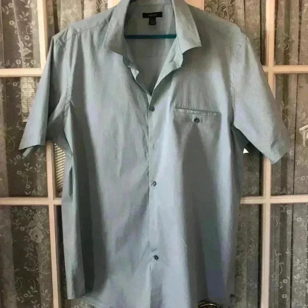 Short sleeve button down